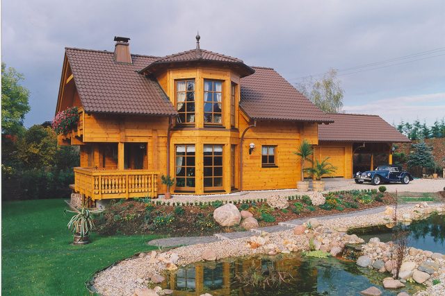 Fullwood Wohnblockhaus, Holzhaus, Blockhaus, Einfamilienhaus aus Holz, Turmhaus aus Holz.