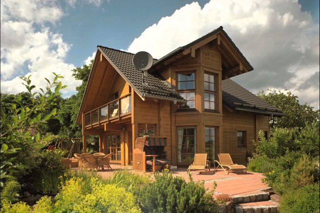 Fullwood Wohnblockhaus, Blockhaus, Holzhaus, Turmhaus aus Holz, Einfamilienhaus aus Holz.