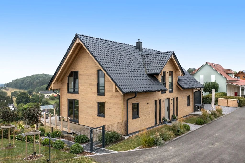 Fullwood Blockhaus am Hang gebaut 