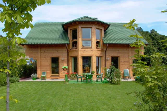 Fullwood Wohnblockhaus, Holzhaus, Blockhaus, Einfamilienhaus aus Holz, Turmhaus aus Holz.