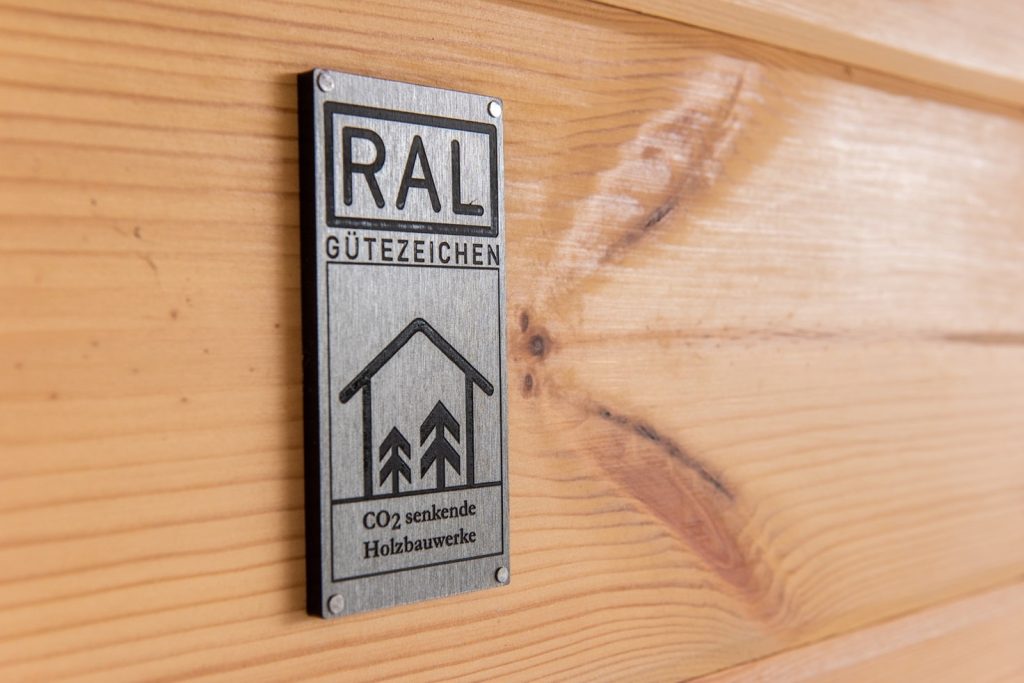 RAL-Gütezeichen für CO2 senkende Holzbauweise